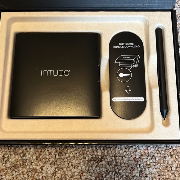 Wacom Intuos Pen Tablet - Picture 4 of 7